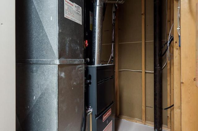 3168 S High Crest Road, Beloit, WI 53511