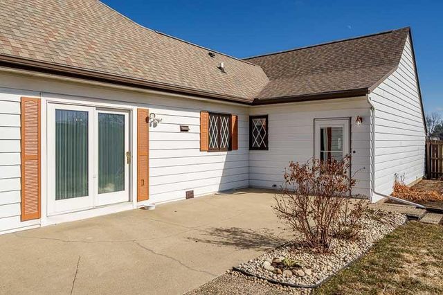 3168 S High Crest Road, Beloit, WI 53511