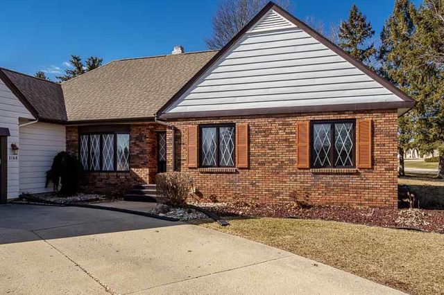3168 S High Crest Road, Beloit, WI 53511