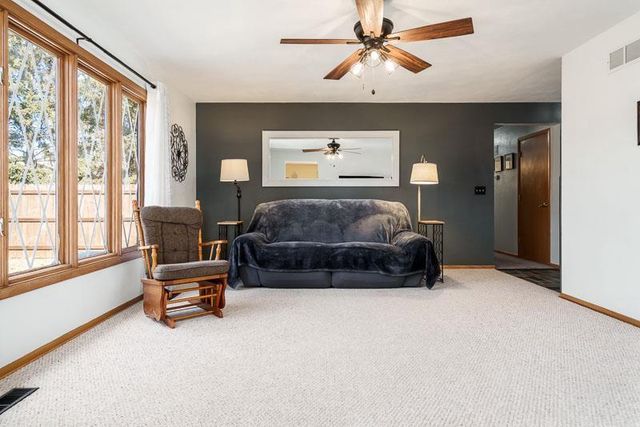 3168 S High Crest Road, Beloit, WI 53511