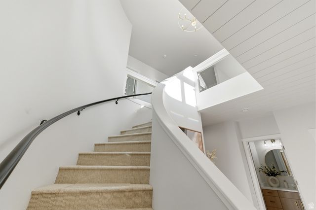 16 GATEHOUSE LN, Sandy, UT 84092