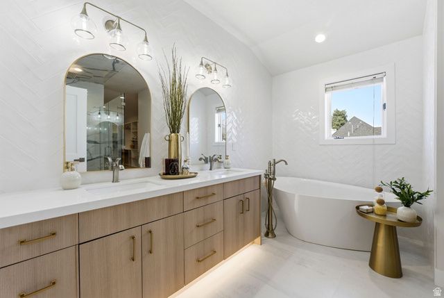 16 GATEHOUSE LN, Sandy, UT 84092