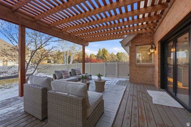 16 GATEHOUSE LN, Sandy, UT 84092