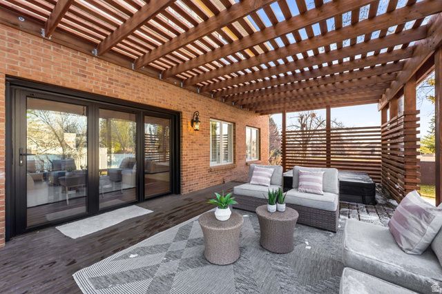 16 GATEHOUSE LN, Sandy, UT 84092