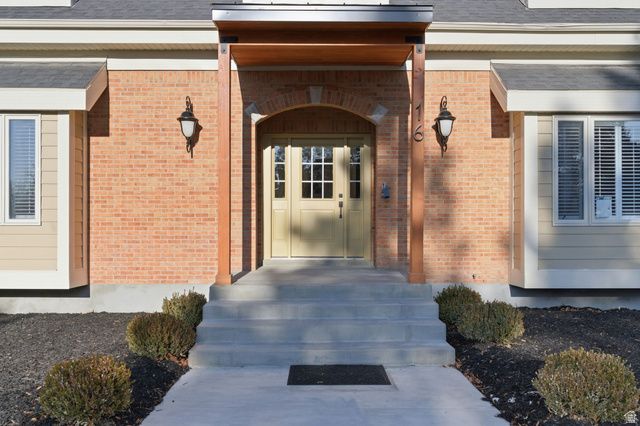 16 GATEHOUSE LN, Sandy, UT 84092