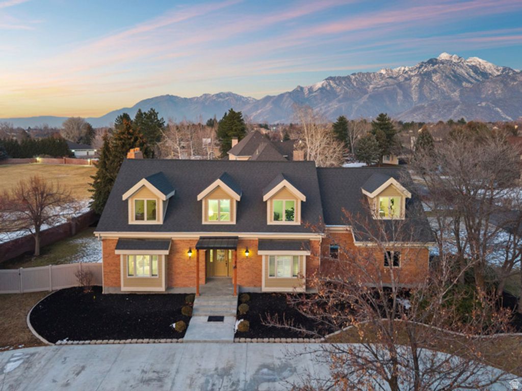 16 GATEHOUSE LN, Sandy, UT 84092