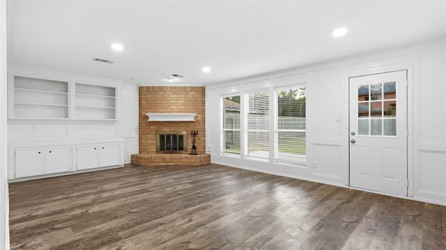 2715 Wildridge Drive, Kingwood, TX 77339