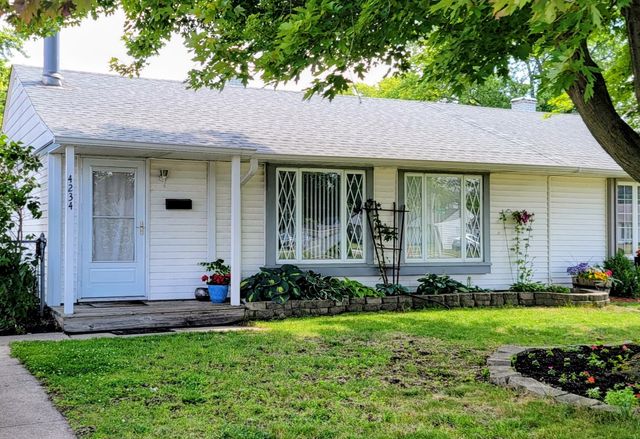 4234 W 90th Place, Hometown, IL 60456
