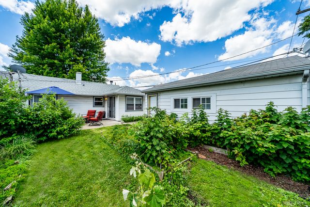 4234 W 90th Place, Hometown, IL 60456