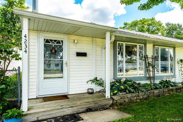 4234 W 90th Place, Hometown, IL 60456