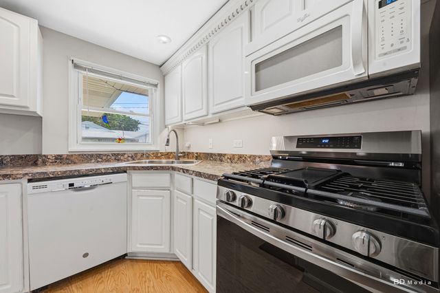 4234 W 90th Place, Hometown, IL 60456
