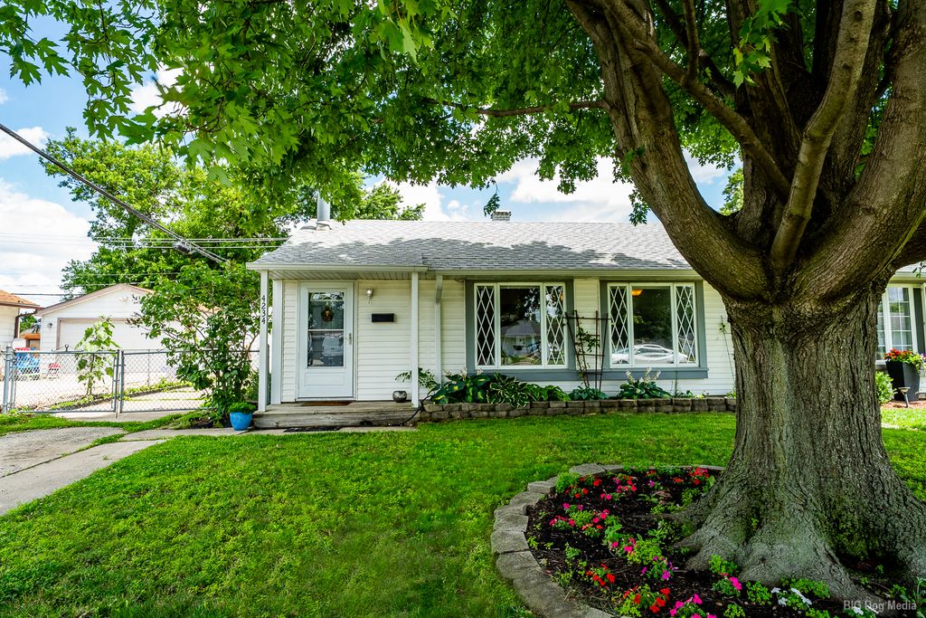 4234 W 90th Place, Hometown, IL 60456