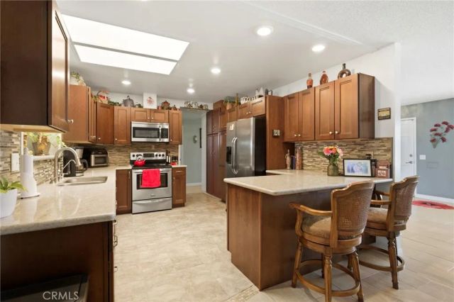 411 Brentwood, Hemet, CA 92543