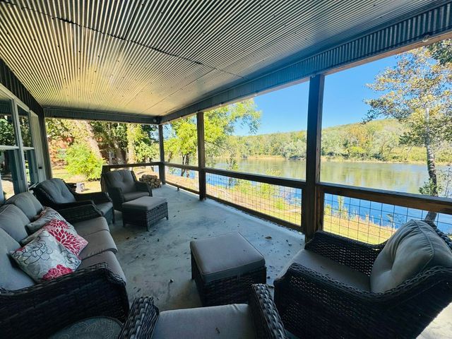 701 Sunset Valley, Mountain View, AR 72560