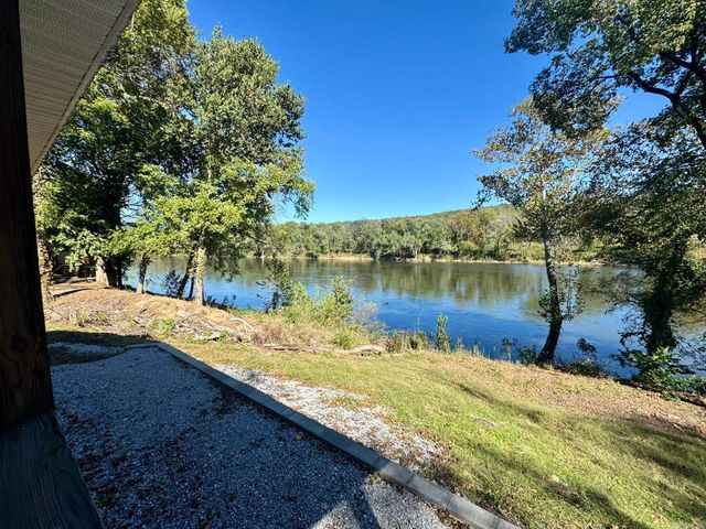 701 Sunset Valley, Mountain View, AR 72560