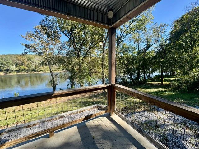 701 Sunset Valley, Mountain View, AR 72560