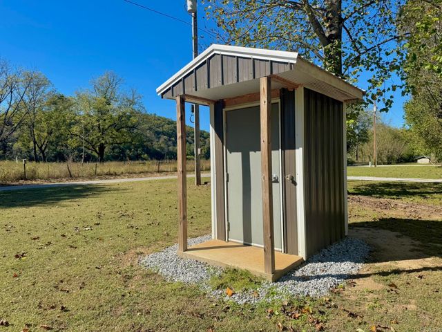 701 Sunset Valley, Mountain View, AR 72560