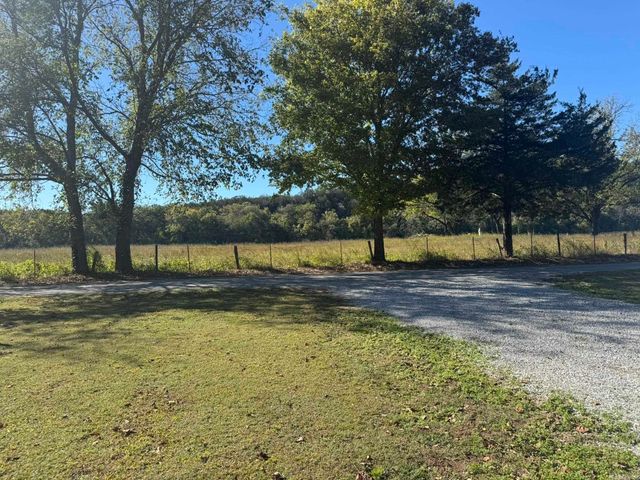 701 Sunset Valley, Mountain View, AR 72560