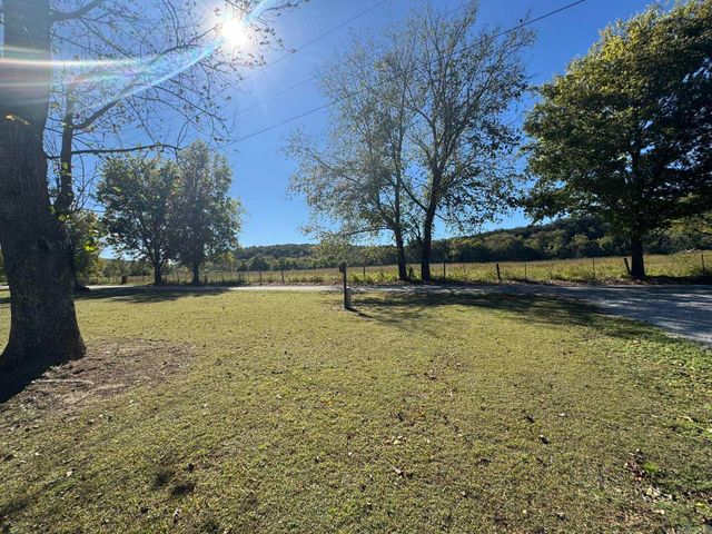 701 Sunset Valley, Mountain View, AR 72560