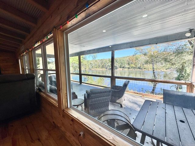 701 Sunset Valley, Mountain View, AR 72560