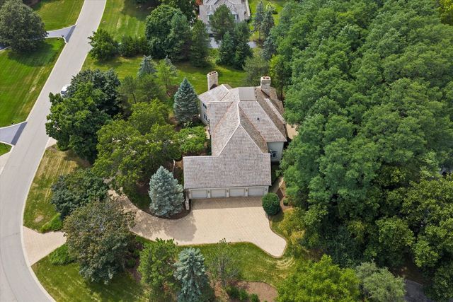 83 S Wynstone Drive, North Barrington, IL 60010