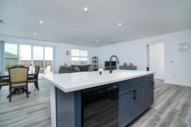 684 Popcorn St, Galt, CA 95632