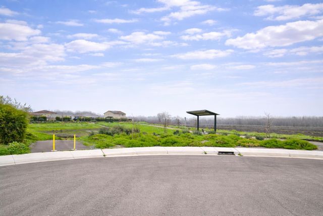 684 Popcorn St, Galt, CA 95632