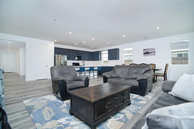 684 Popcorn St, Galt, CA 95632