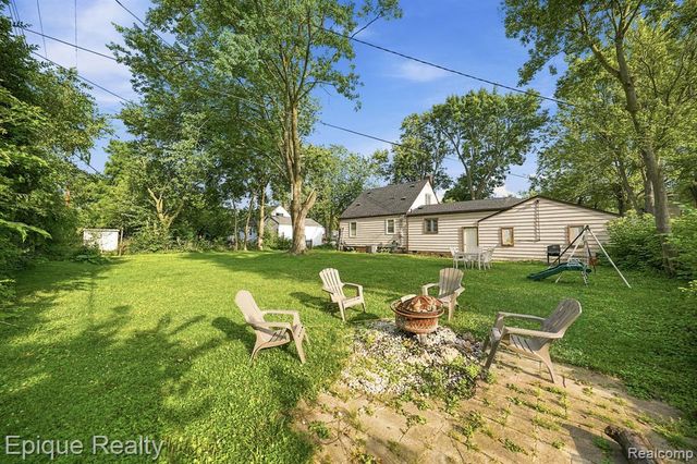 579 Lebaron Avenue, Pontiac, MI 48340