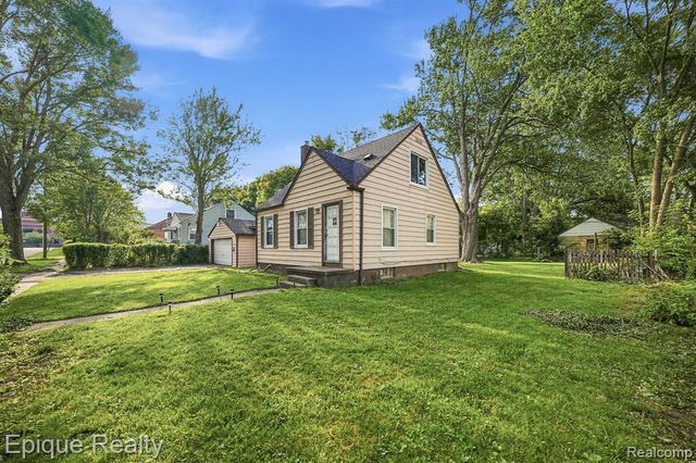 579 Lebaron Avenue, Pontiac, MI 48340