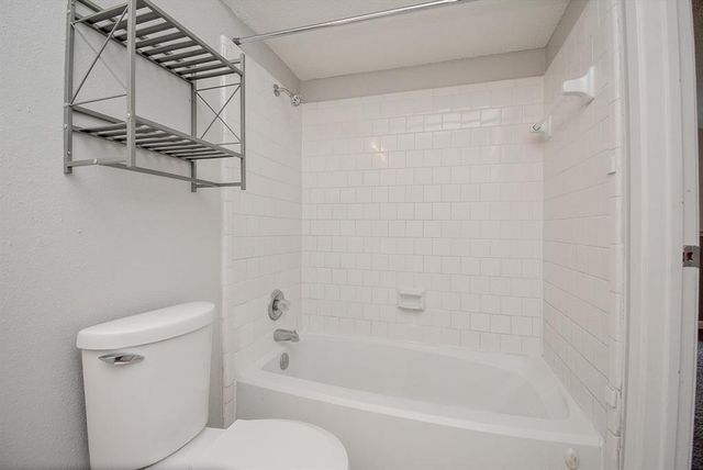 10855 Meadowglen Lane 721, Houston, TX 77042