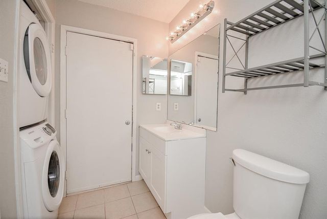 10855 Meadowglen Lane 721, Houston, TX 77042