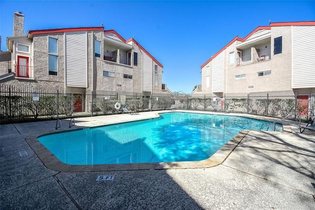 10855 Meadowglen Lane 721, Houston, TX 77042