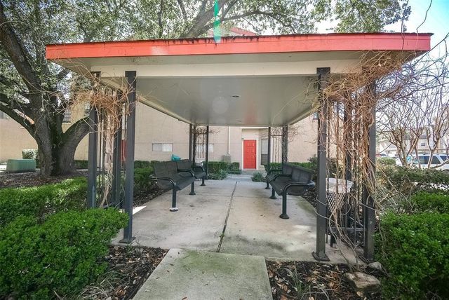 10855 Meadowglen Lane 721, Houston, TX 77042