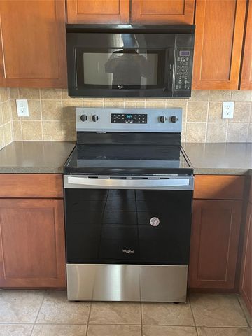 10855 Meadowglen Lane 721, Houston, TX 77042