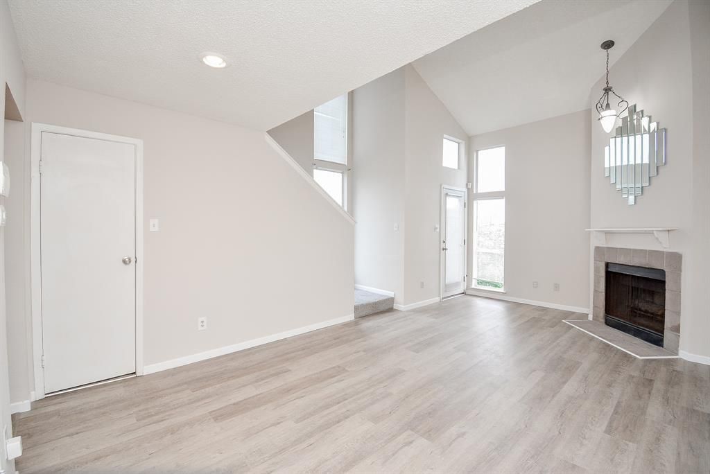 10855 Meadowglen Lane 721, Houston, TX 77042