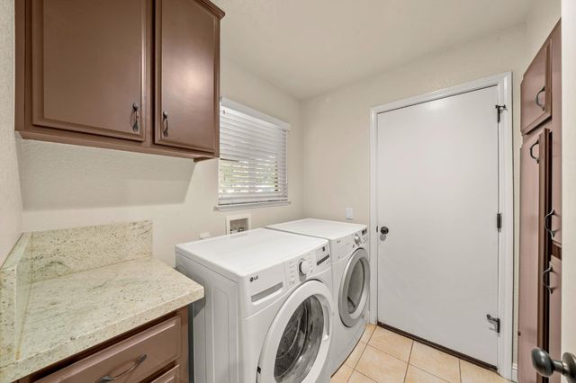 1308 Carnation Ct, Roseville, CA 95661