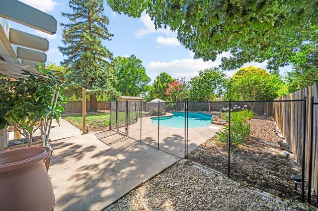 1308 Carnation Ct, Roseville, CA 95661