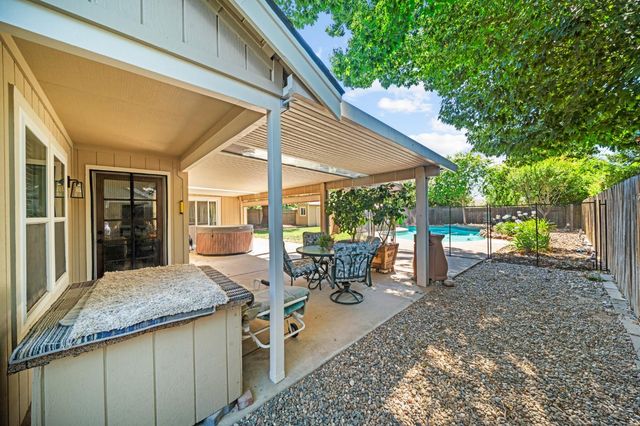 1308 Carnation Ct, Roseville, CA 95661