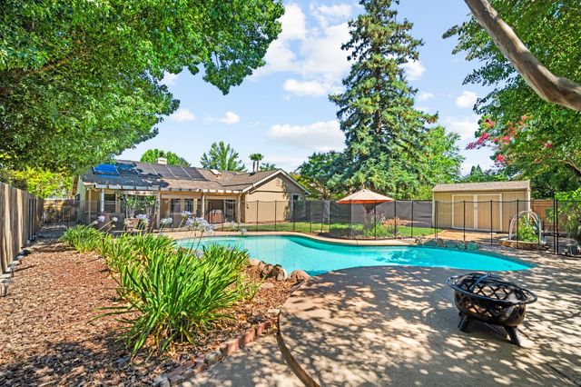 1308 Carnation Ct, Roseville, CA 95661