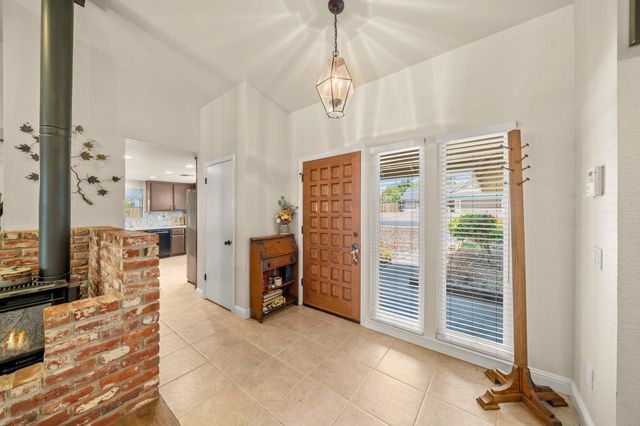 1308 Carnation Ct, Roseville, CA 95661