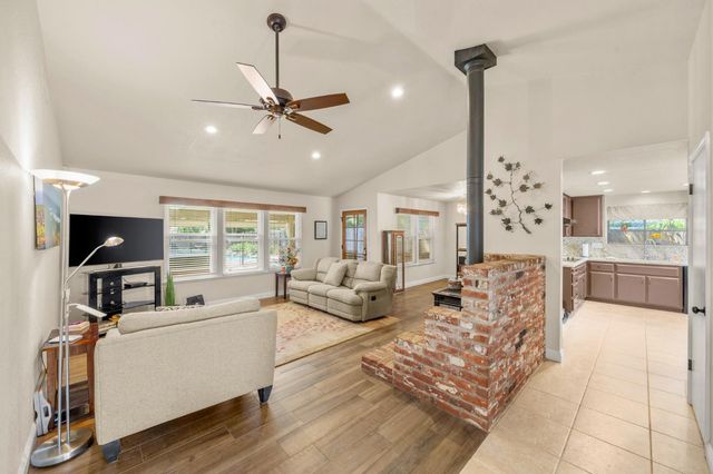 1308 Carnation Ct, Roseville, CA 95661