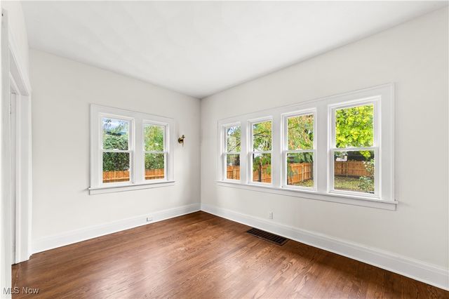 1161 W 8th Street, Lorain, OH 44052