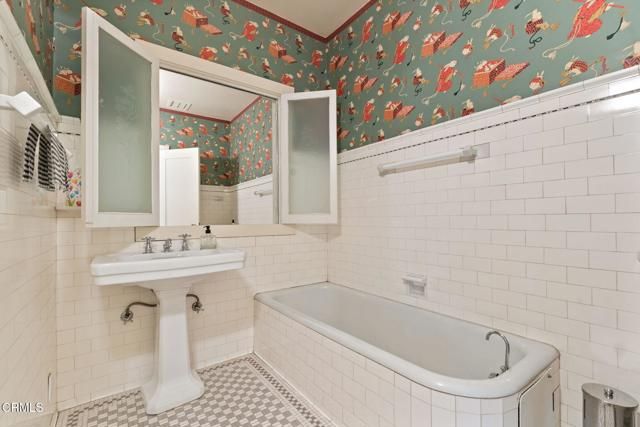 924 S Oakland Avenue, Pasadena, CA 91106