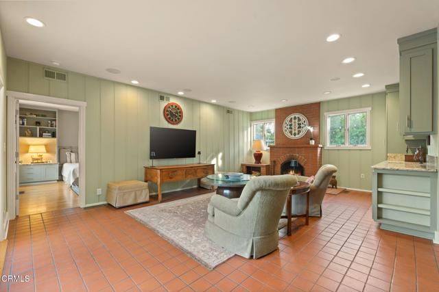 924 S Oakland Avenue, Pasadena, CA 91106