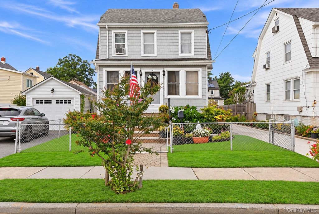 56 Elmwood Street, Valley Stream, NY 11581 — photo 2