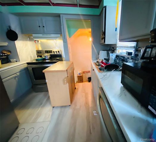 5530 University Place, Detroit, MI 48224