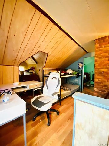 5530 University Place, Detroit, MI 48224