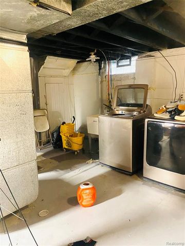 5530 University Place, Detroit, MI 48224