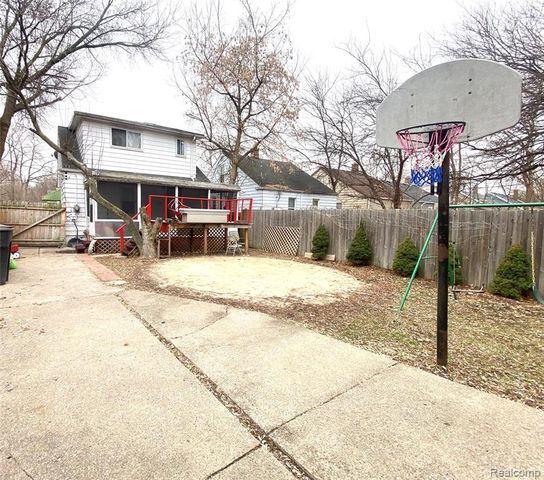 5530 University Place, Detroit, MI 48224